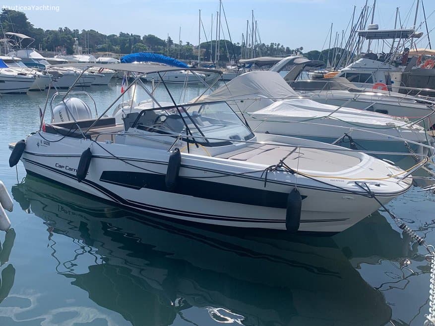 JEANNEAU Cap Camara 7.5WA, moteur