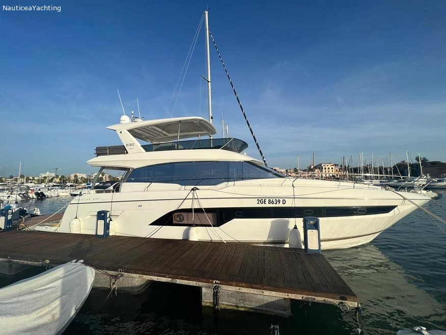 PRESTIGE 630, flybridge
